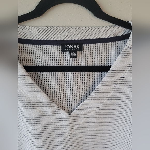 JONES NEW YORK White Navy Stripe Boxy Short Sleeve Top Textured sz XXL Plus Size - Picture 2 of 5